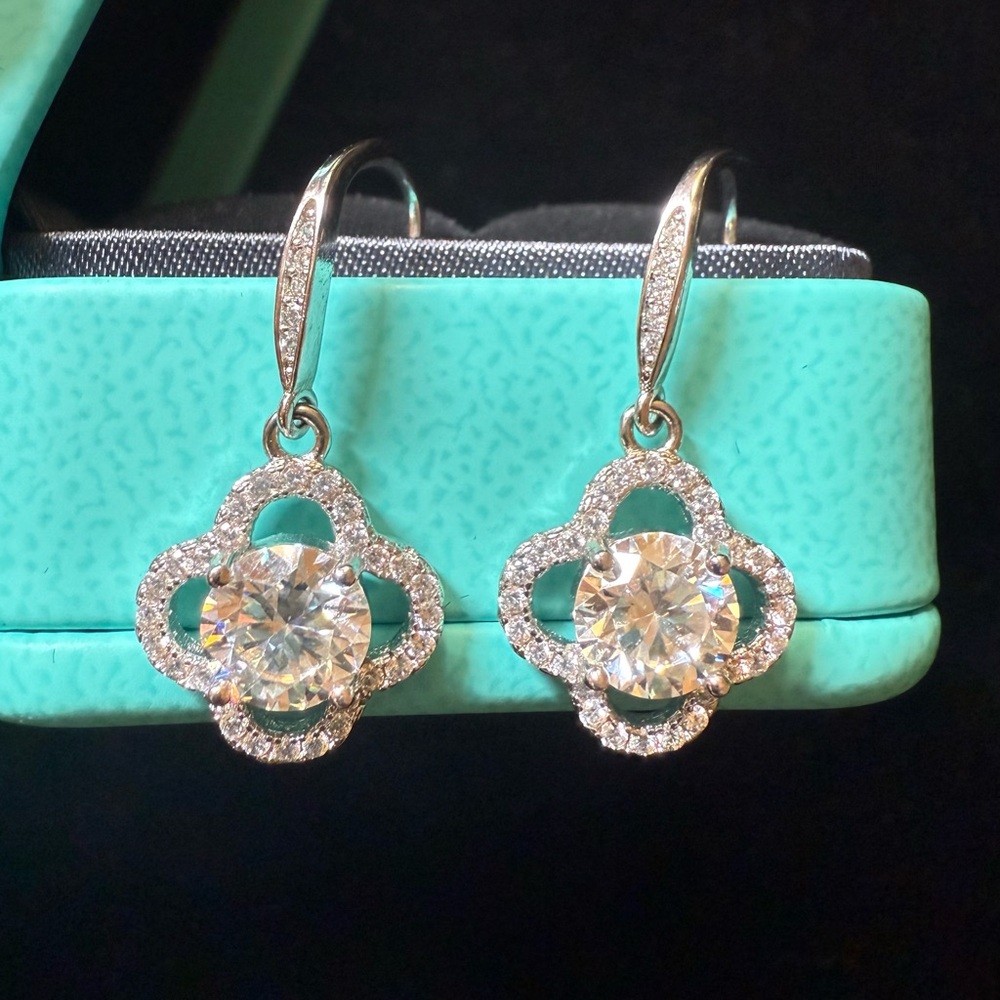 2.20 Carats Moissanite Clover Dangle Drop Earrings In 925 Sterling Silver